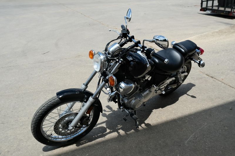 2025 Yamaha V STAR 250 RAVEN Image 16