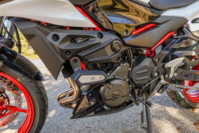 NEW 2026 KAWASAKI Z500 SE ABS Image 19