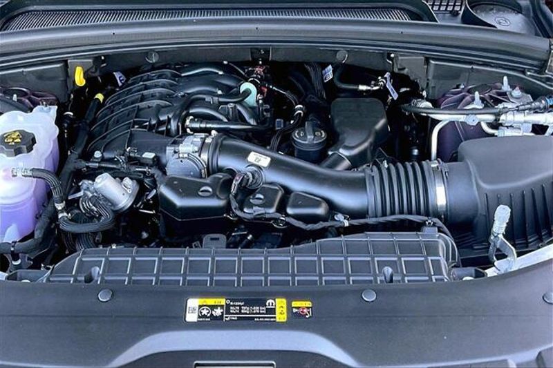 New 2025 Jeep Grand Cherokee L Limited 4x4Image 9