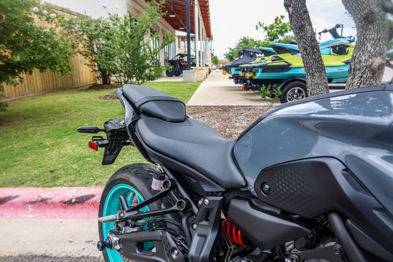 2022 Yamaha MT07  GRAY Image 8