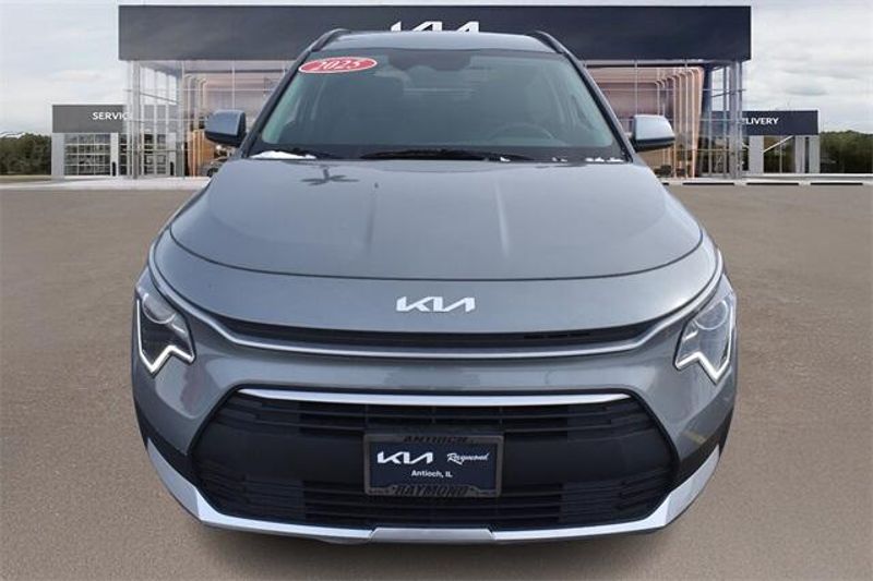 2025 Kia Niro LXImage 8