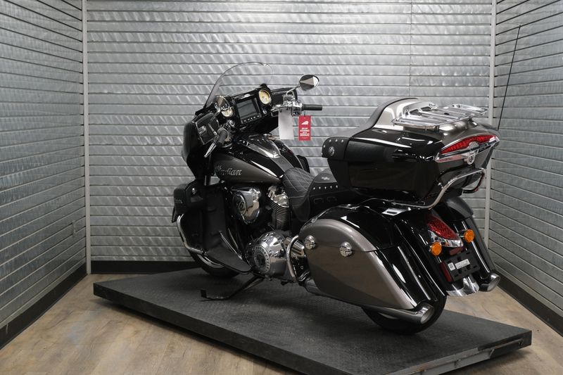 NEW 2025 INDIAN MOTORCYCLE ROADMASTER WITH POWERBAND AUDIO PACKAGE BLACK Image 5