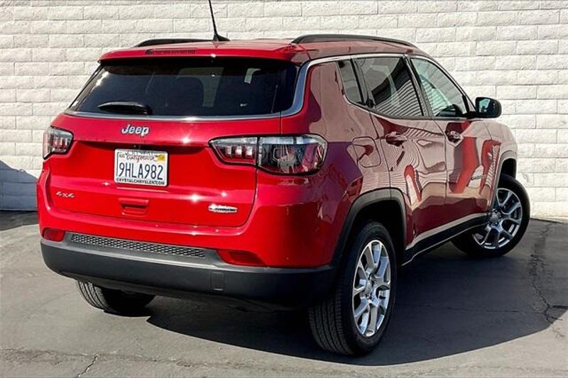 2023 Jeep Compass Latitude LuxImage 13