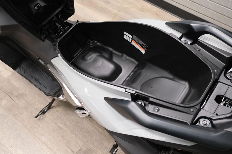 NEW 2026 HONDA ADV160 ABS Image 14