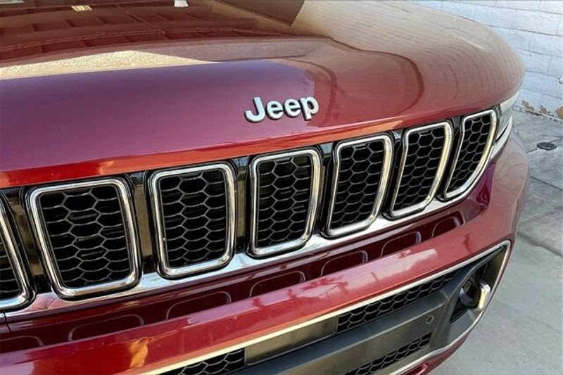 2021 Jeep Grand Cherokee L OverlandImage 30