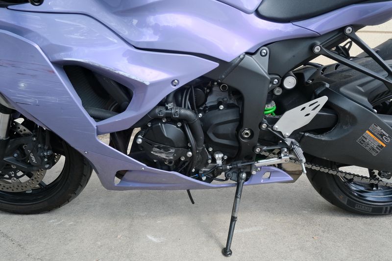 USED 2024 KAWASAKI NINJA ZX6R Image 8