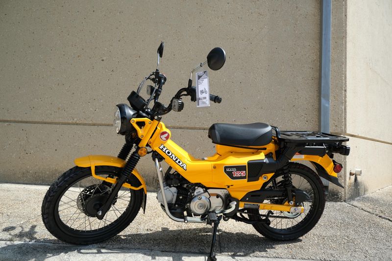 2024 Honda TRAIL 125 TURMERIC YELLOWImage 1