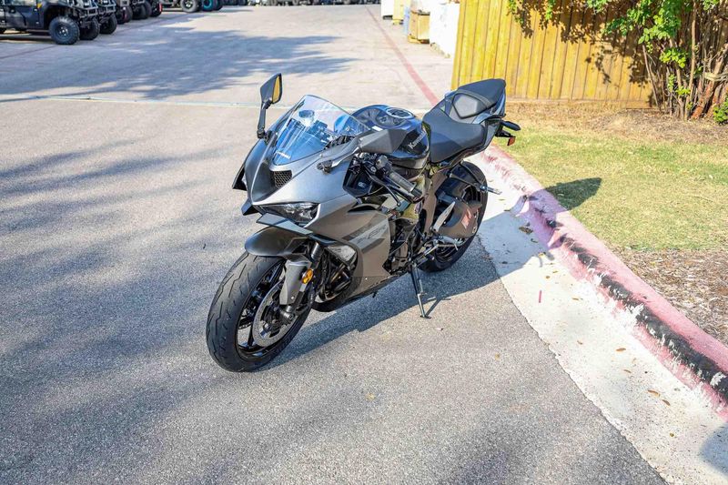 NEW 2026 KAWASAKI NINJA ZX6R ABS Image 3