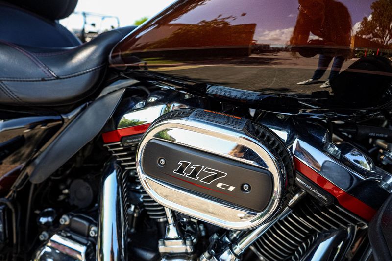 2019 HARLEY LIMITED ELECTRIC GLIDE CVO LIMITED  ROOT BEER Image 5