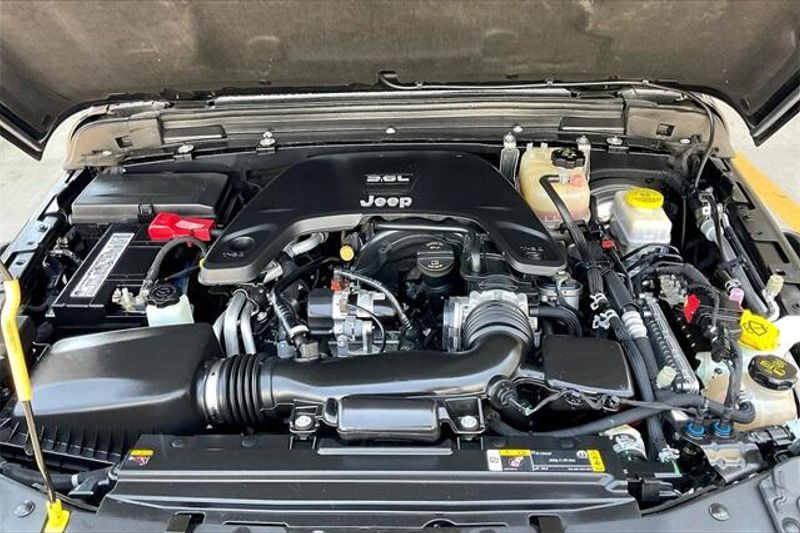 Used 2021 Jeep Wrangler Unlimited RubiconImage 9