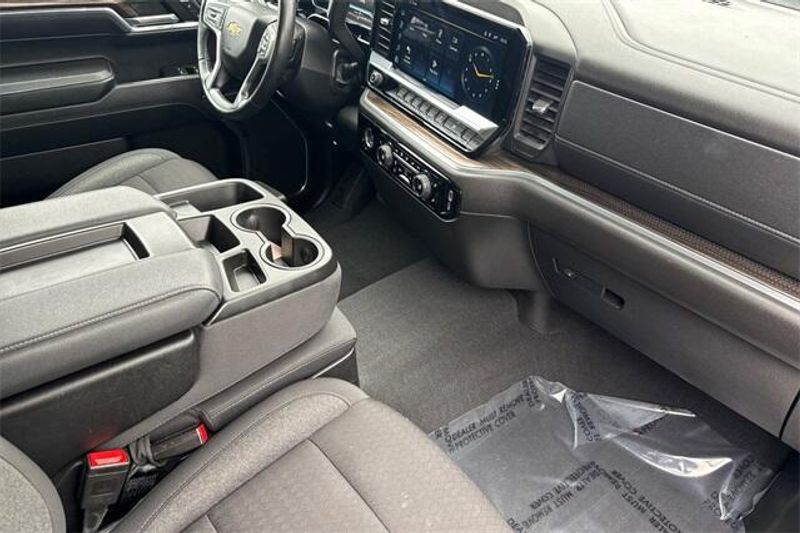 Used 2024 Chevrolet Silverado 1500 LTImage 13