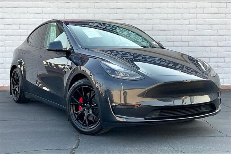 2024 Tesla Model Y PerformanceImage 12