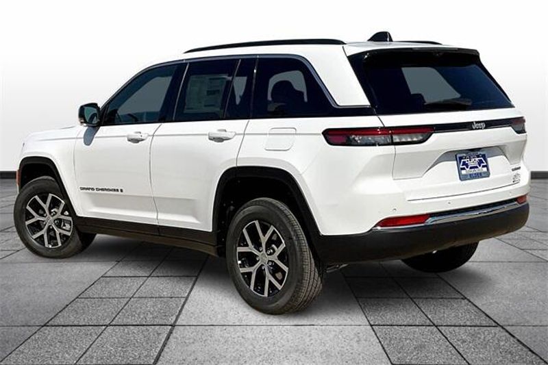 2025 Jeep Grand Cherokee Limited 4x2Image 3