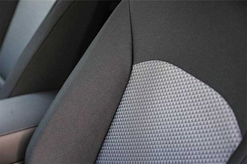 2025 Kia Soul LXImage 11