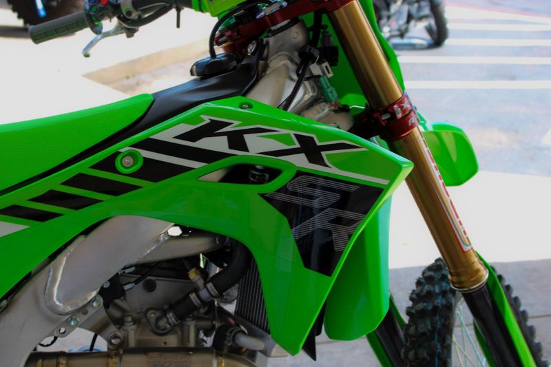 2025 Kawasaki KX450SR LIME GREEN Image 21