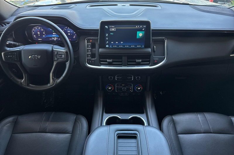 Used 2023 Chevrolet Suburban RSTImage 15
