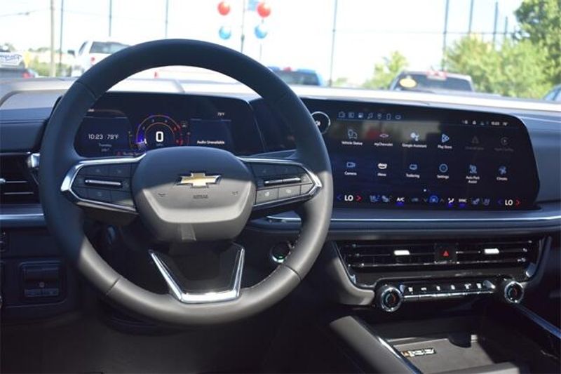 New 2025 Chevrolet Suburban PremierImage 26