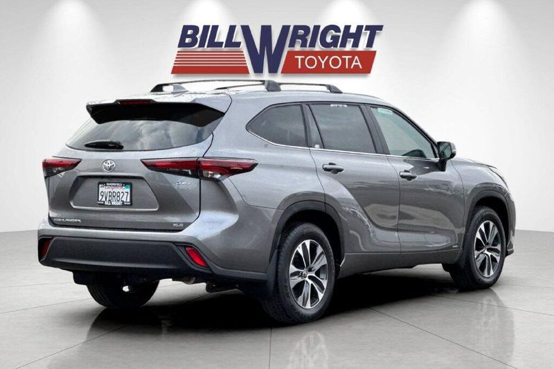 Used 2026 Toyota Highlander Hybrid XLEImage 3