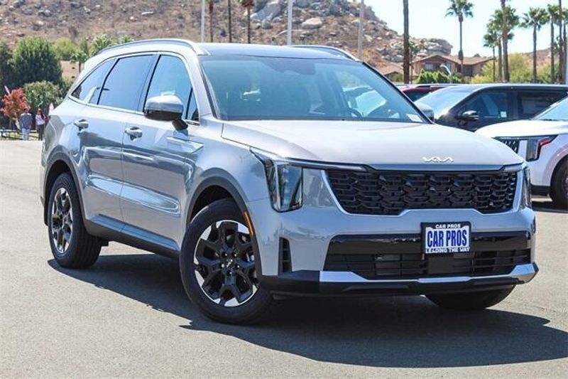 New 2025 Kia Sorento SImage 2