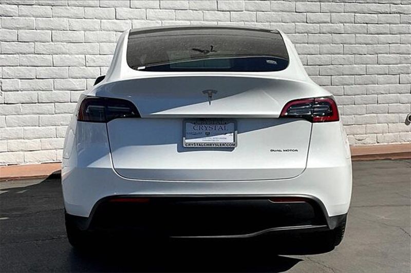 2023 Tesla Model Y Long RangeImage 3