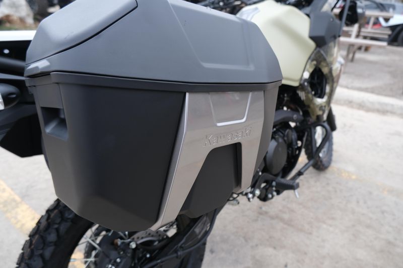 2025 Kawasaki KLR 650 ADVENTURE ABS CYPHER CAMO TAN AND METALLIC MATTE CARBON GRAYImage 5