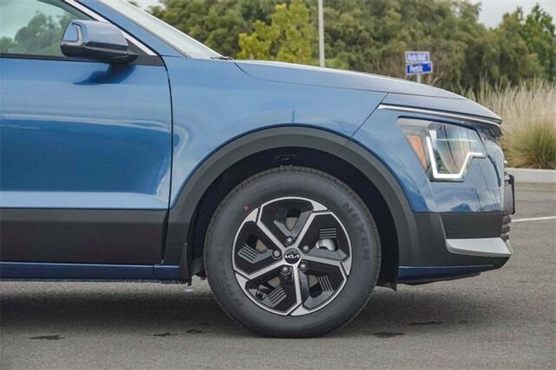 New 2025 Kia Niro EXImage 18