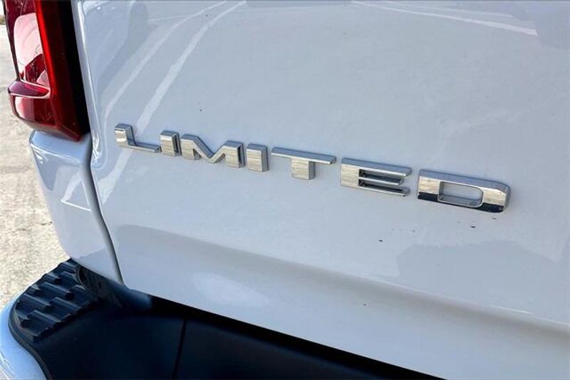 New 2026 RAM 1500 Limited Crew Cab 4x4 5