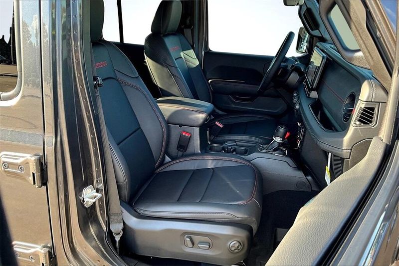 2025 Jeep Gladiator Rubicon photo 8