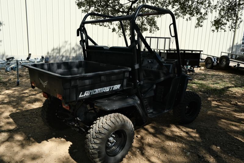 NEW 2025 LANDMASTER AMP STANDARD CAB CLASSIC EDITION Image 3