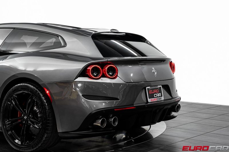 2020 Ferrari GTC4Lusso V12 *PASSENGER DISPLAY * CARBON STEERING WHEEL*Image 16