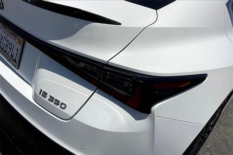 2021 Lexus IS 350 F SPORTImage 28