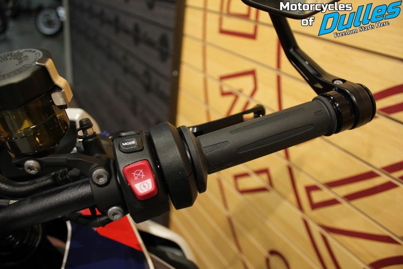 New 2026 BMW M1000XR Image 12