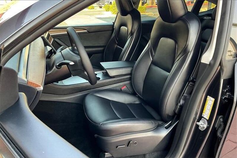 2024 Tesla Model Y PerformanceImage 24