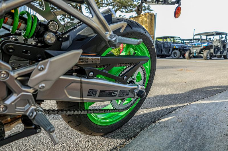 2024 Kawasaki NINJA ZX4RR 40TH ANNIVERSARY EDITION ABS  LIME GREENPEARL CRYSTAL WHITEBLUEImage 17