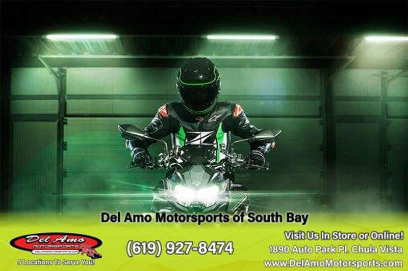 2024 Kawasaki ZR1000LRFNL-GY2  in a METALLIC MATTE GRAPHENESTEEL GRAY/EBONY/MIRROR CoatED BLACK exterior color. Del Amo Motorsports of South Bay (619) 547-1937 delamomotorsports.com 