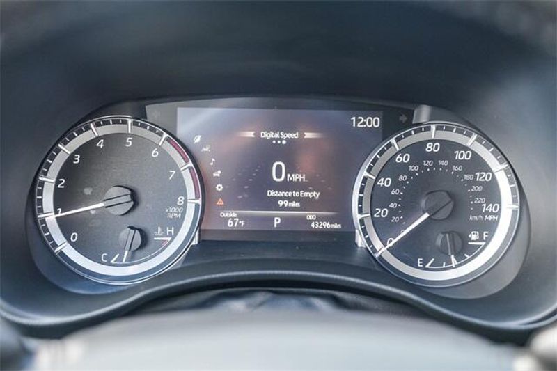 2023 Toyota Highlander LEImage 23
