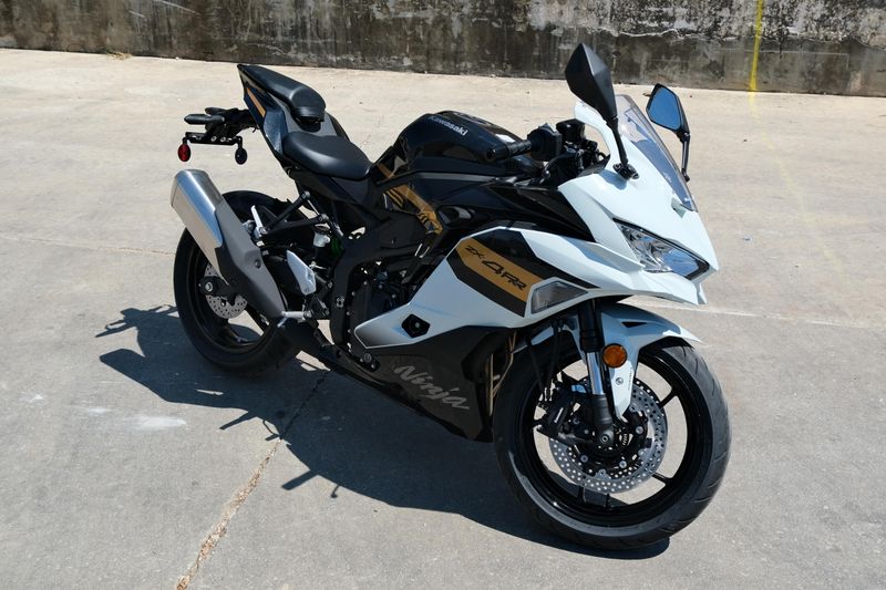 NEW 2026 KAWASAKI NINJA ZX4RR ABS Image 1