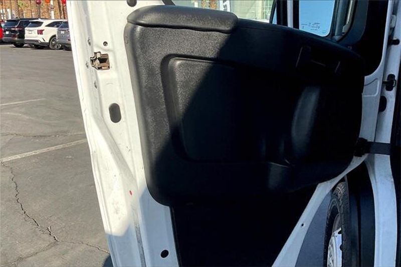 2023 RAM ProMaster 2500 High RoofImage 19