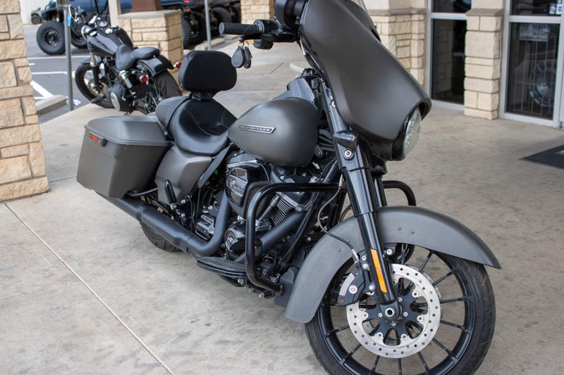 USED 2019 HARLEY STREET GLIDE SPECIAL Image 3