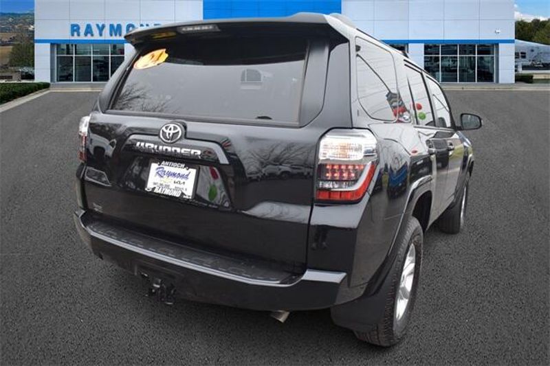 2024 Toyota 4Runner SR5Image 3