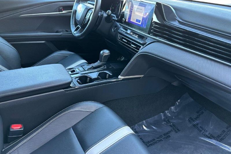 Used 2025 Toyota Camry SEImage 14