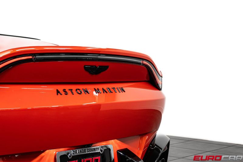2022 Aston Martin Vantage Roadster *SPECIAL FACTORY PAINT * IMMACULATE CONDITION*Image 23