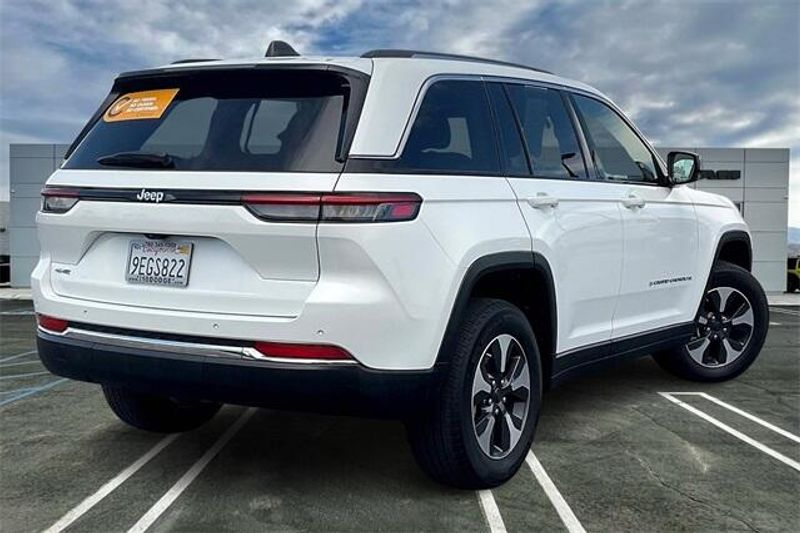 2022 Jeep Cherokee Limited 4xe photo 11