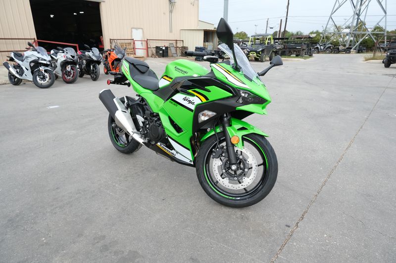 2025 Kawasaki NINJA 500 KRT EDITION LIME GREENImage 10