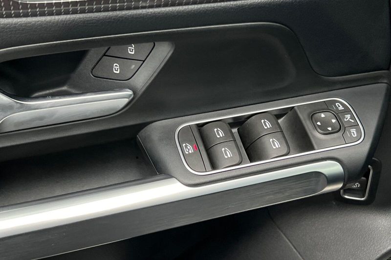 2023 Mercedes-Benz EQB 250+Image 12