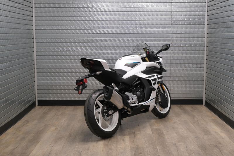 NEW 2026 CFMOTO 450SS Image 3