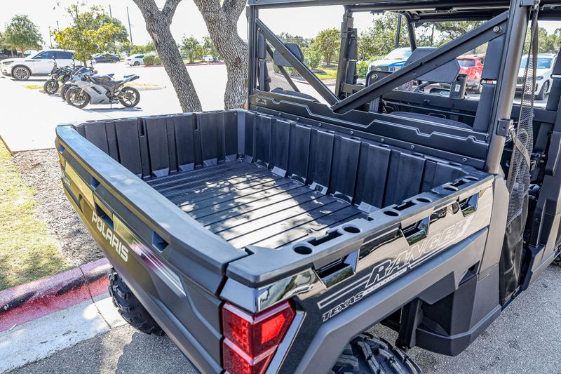 2025 Polaris RANGER CREW XP 1000 TEXAS EDITION BLACK CRYSTALImage 8