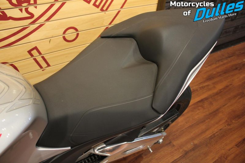 Used 2018 Aprilia Tuono V4 1100 RR Image 11