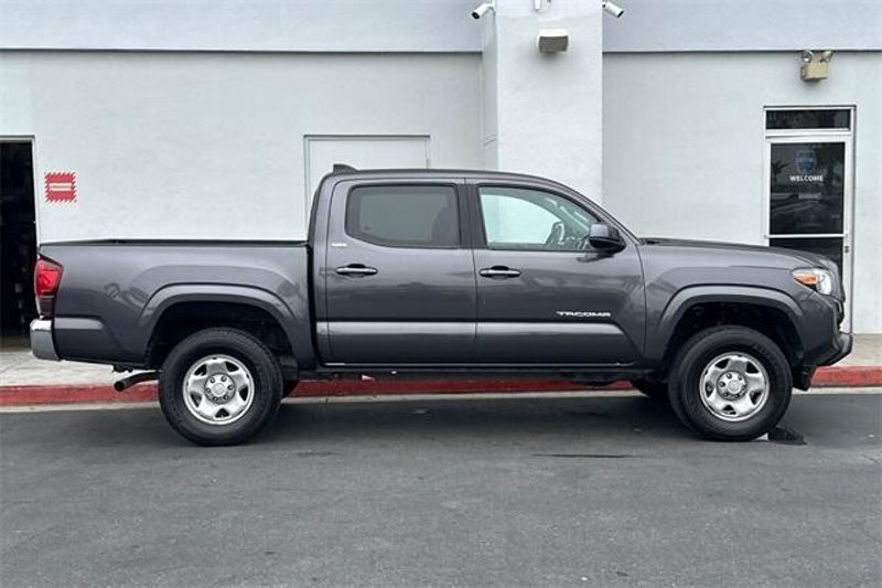 Used 2023 Toyota Tacoma Image 3