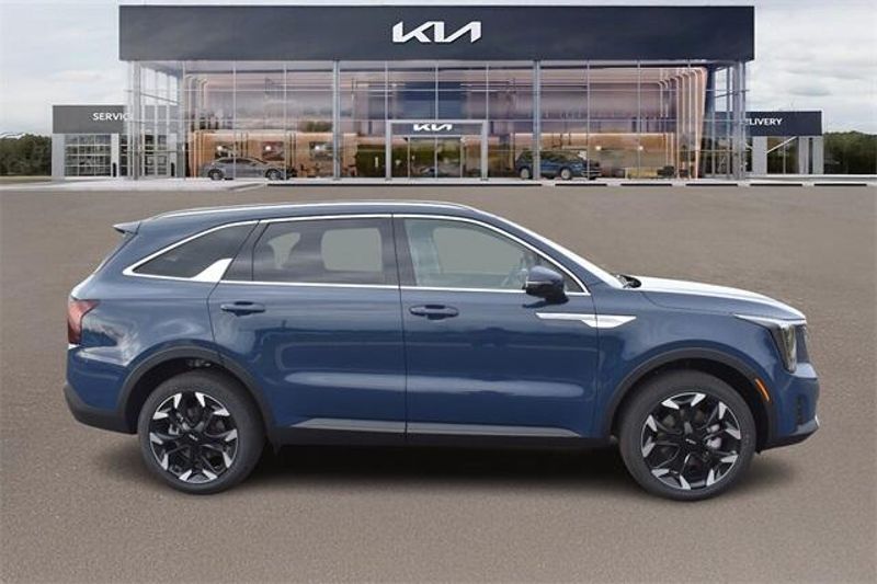 New 2026 Kia Sorento EXImage 2